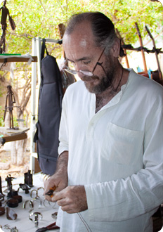 Alfredo León